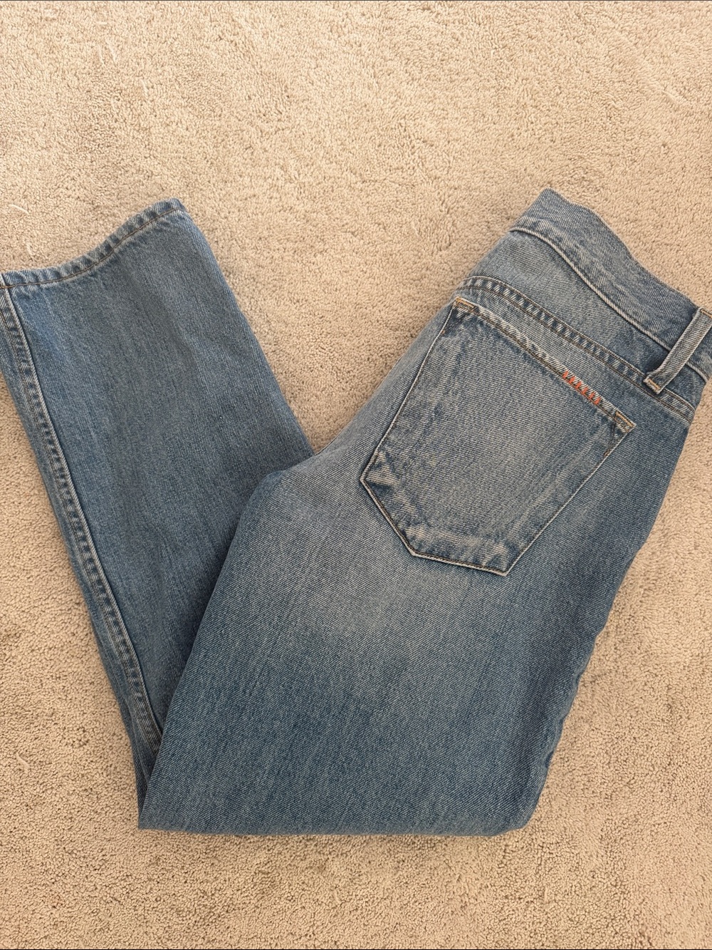 Alice + Olivia AO.LA Amazing
Scott Boyfriend Jeans